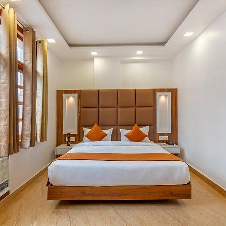 Rahul Palace By Golden Tree Near Metro Station And Ajmal Khan Market นิวเดลี ภายนอก รูปภาพ