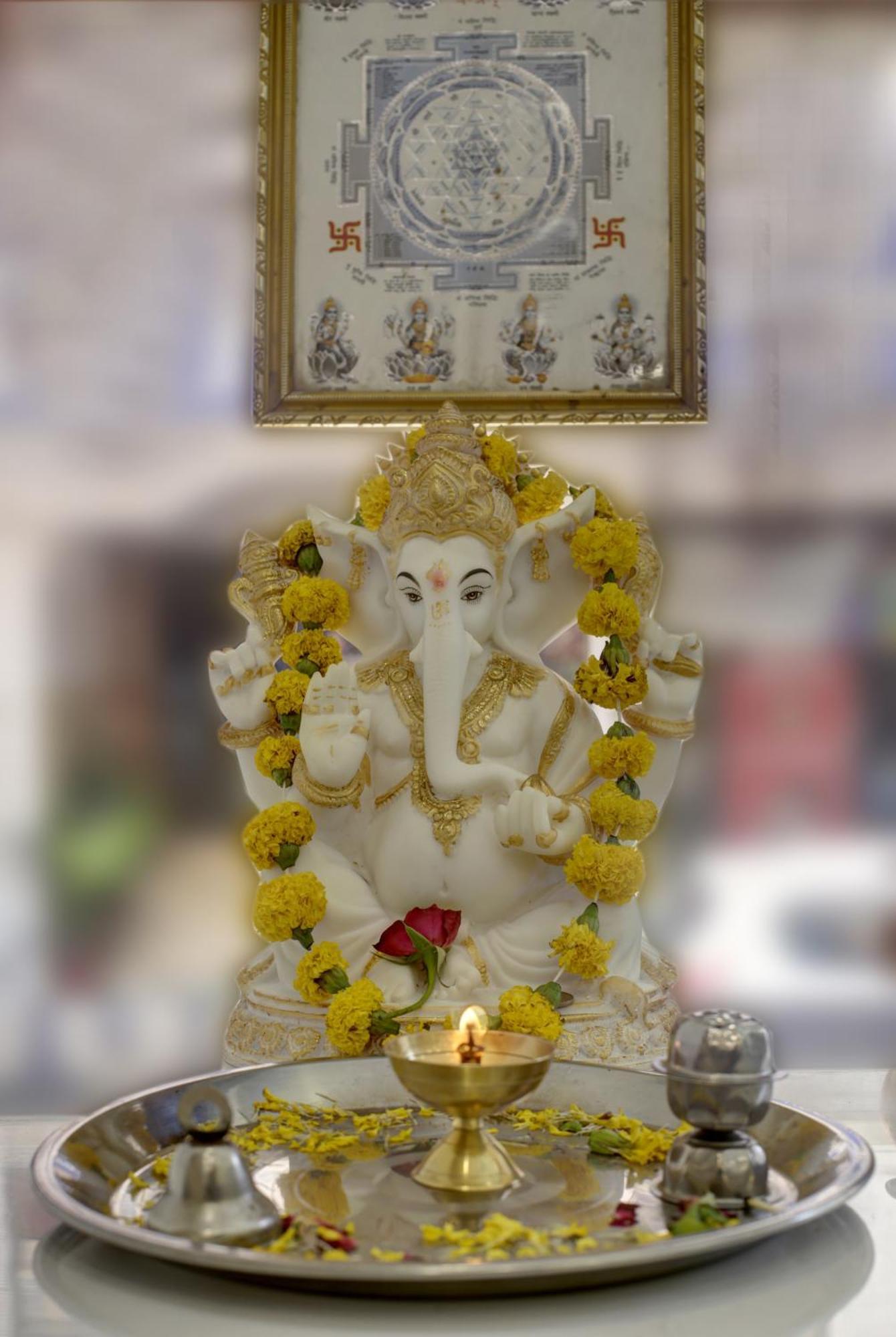Rahul Palace By Golden Tree Near Metro Station And Ajmal Khan Market นิวเดลี ภายนอก รูปภาพ