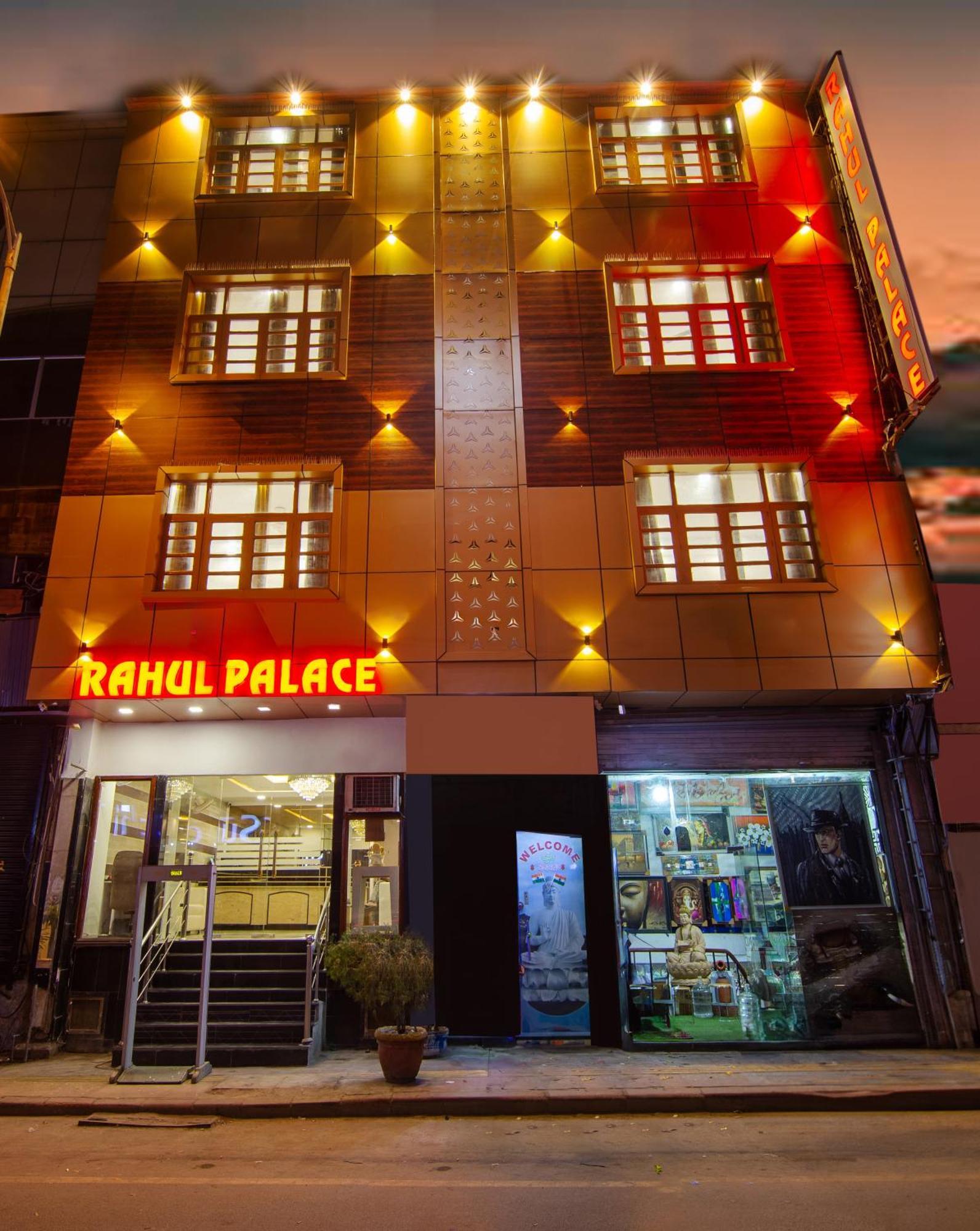 Rahul Palace By Golden Tree Near Metro Station And Ajmal Khan Market นิวเดลี ภายนอก รูปภาพ