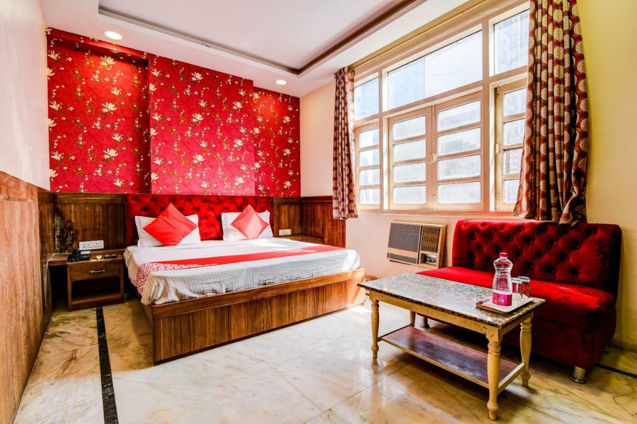Rahul Palace By Golden Tree Near Metro Station And Ajmal Khan Market นิวเดลี ภายนอก รูปภาพ